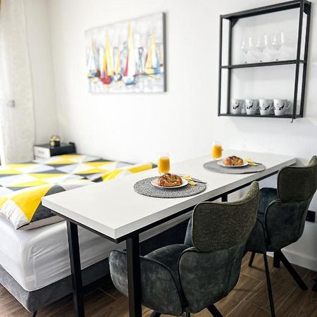 San-Studio Apartment ดูกีรัท ภายนอก รูปภาพ